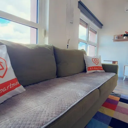 Modern Mountain View P&e Netflix Included * ティラナ