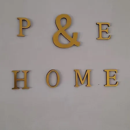 Modern Mountain View P&e Netflix Included ティラナ