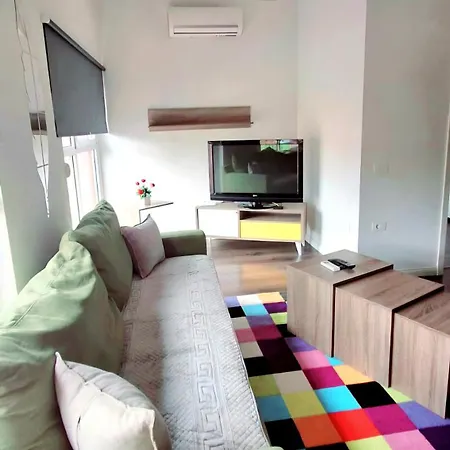 Modern Mountain View P&e Netflix Included Apartamento Tirana