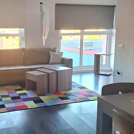 公寓 Modern Mountain View P&e Netflix Included 地拉那